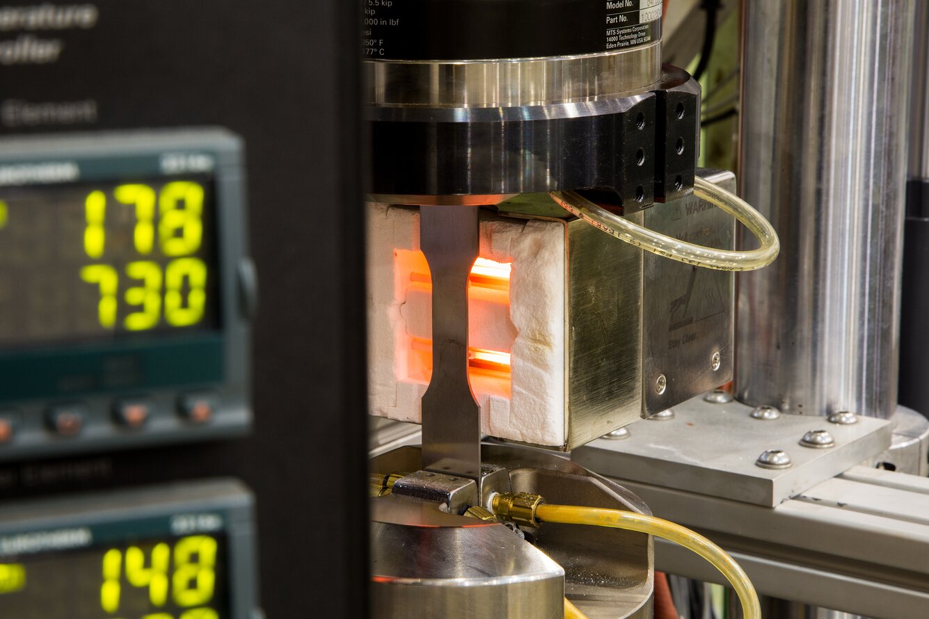 Material Data Evaluation Sample in a high-temperature furnace
