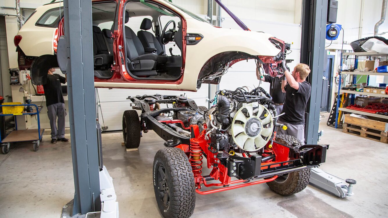 Mule Vehicle Build Up The picture shows the mule vehicle build up in order to allow a tuning of the chassis components.